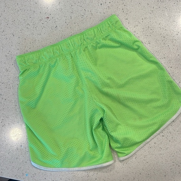Nike athletic shorts in bright green size youth large - Picture 2 of 7
